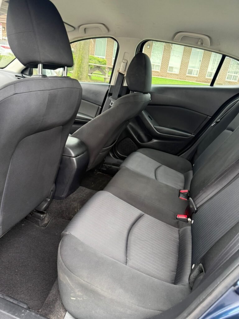 Mazda MAZDA3 i Sport 2015 Sedan
