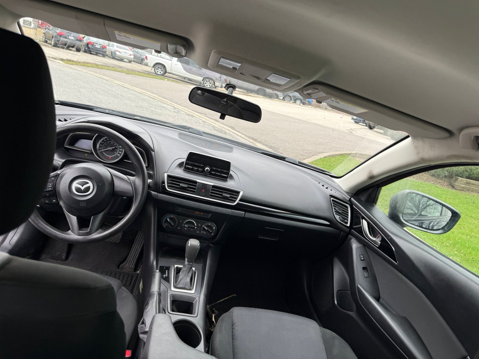 Mazda MAZDA3 i Sport 2015 Sedan