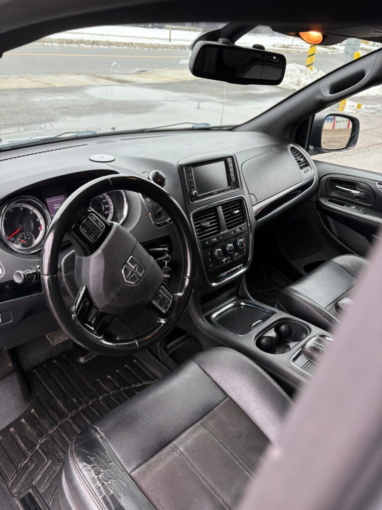 Dodge Grand Caravan Premium Plus 2020 Minivan