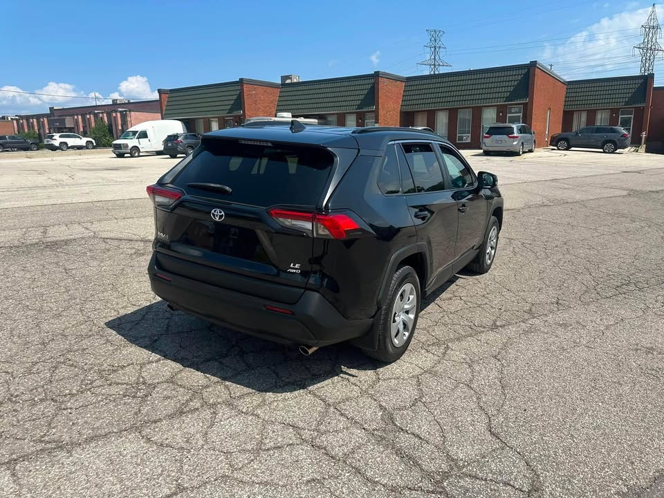 Toyota RAV4 LE 2021 SUV