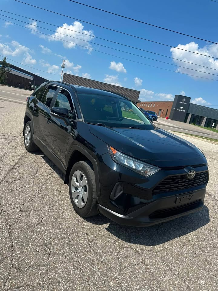 Toyota RAV4 LE 2021 SUV