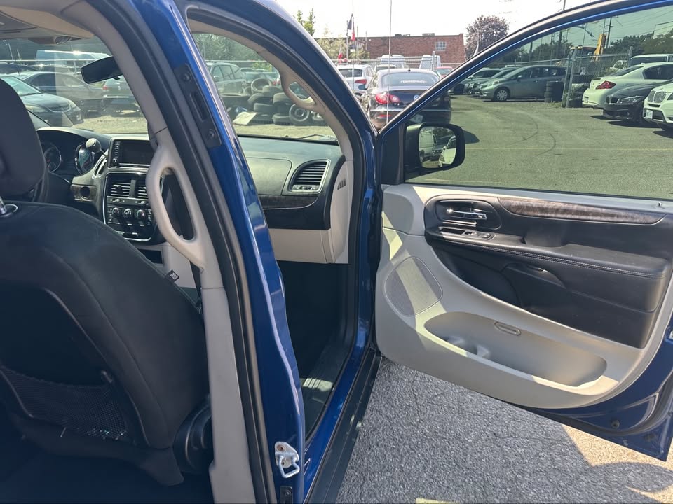 2011 Dodge Grand Caravan Express – Certified